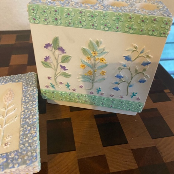 Vintage Shabby Chic Pastel Floral Embossed Decorative Toothbrush & Soap Dish - Picture 7 of 15